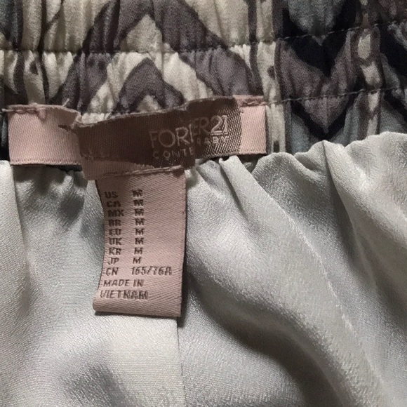 Forever 21 Pattern Shorts - Picture 2 of 2